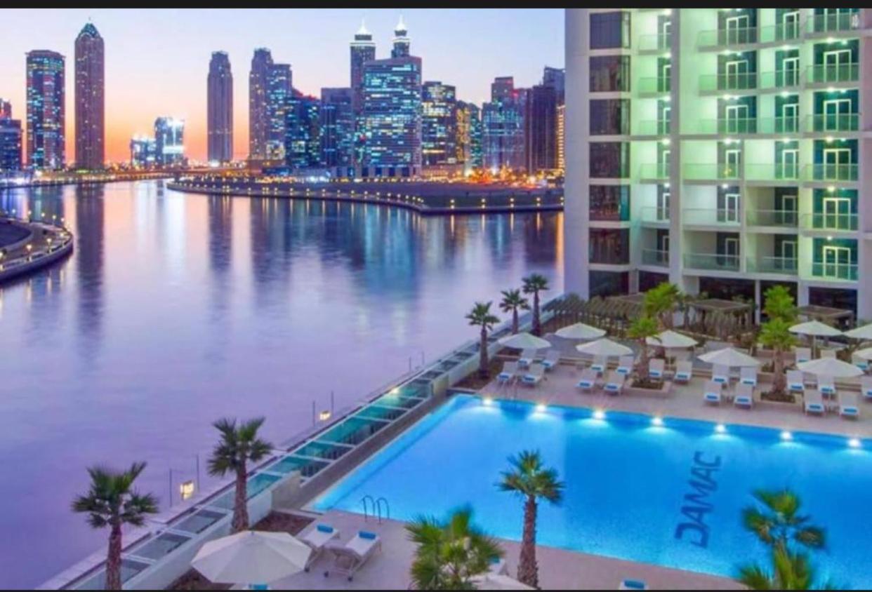 Apartment Phineek Elegant Canal View Maison Prive Business Bay